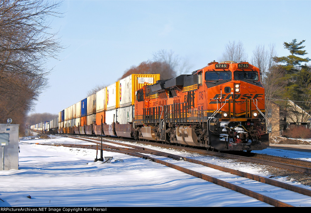 BNSF 6745